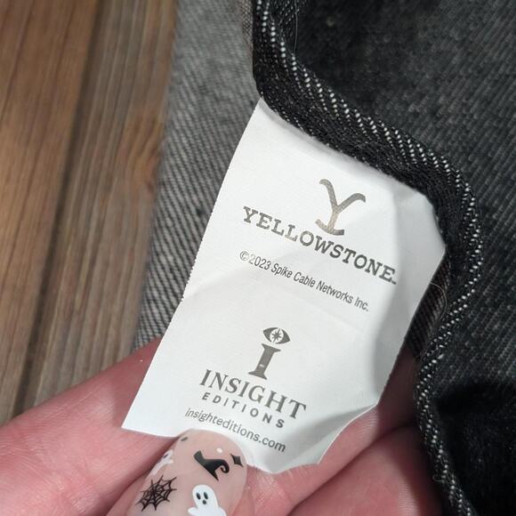 Yellowstone: Dutton Ranch Family Cookbook Gift Set Apron - Picture 3 of 3